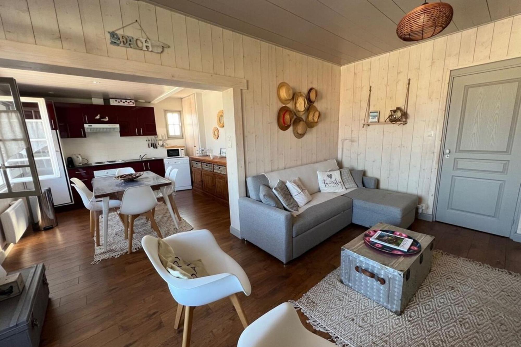 Apartment With Sea View Parking Garden And Access *